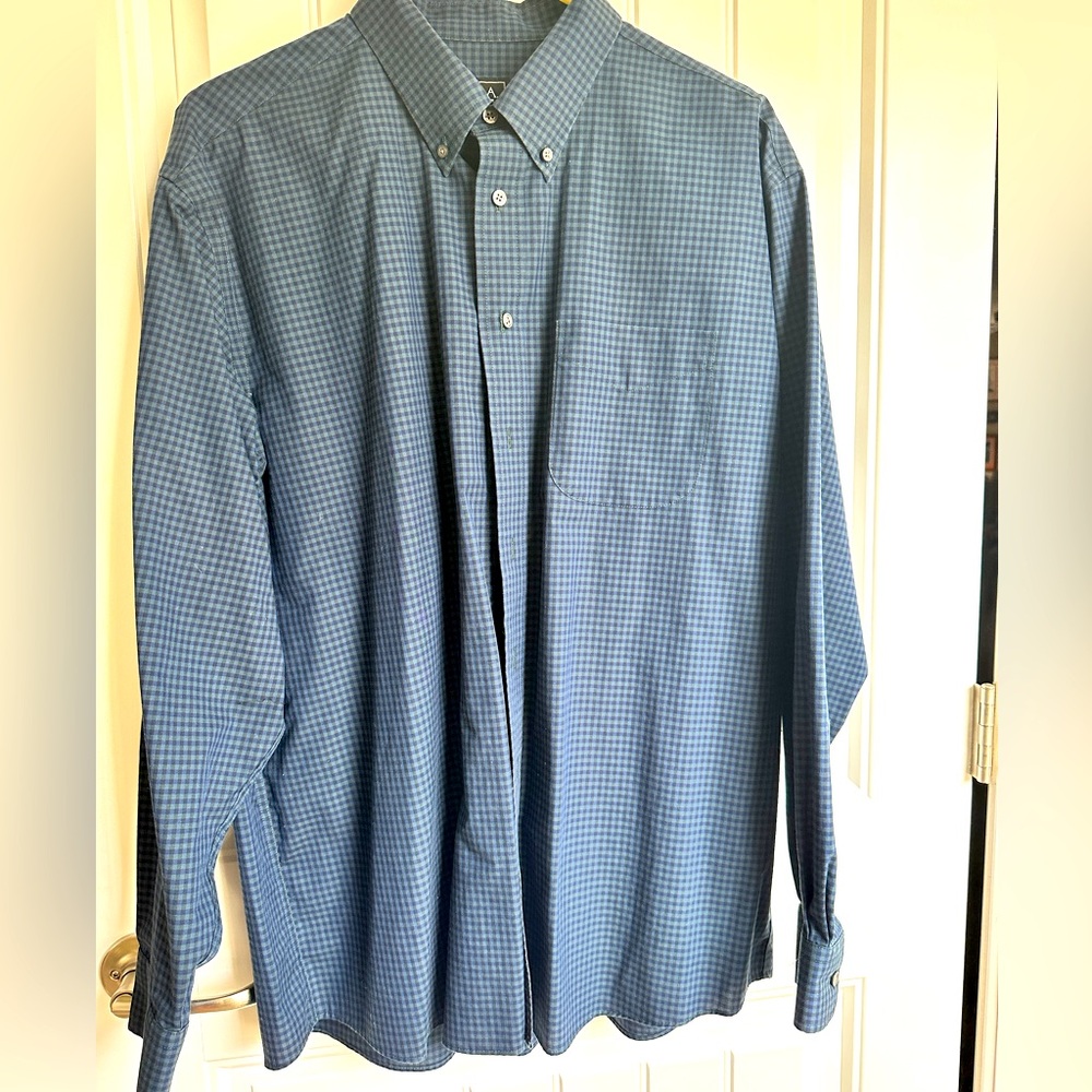 Jos A Banks long sleeve button down. Gingham navy & green. EUC. XL